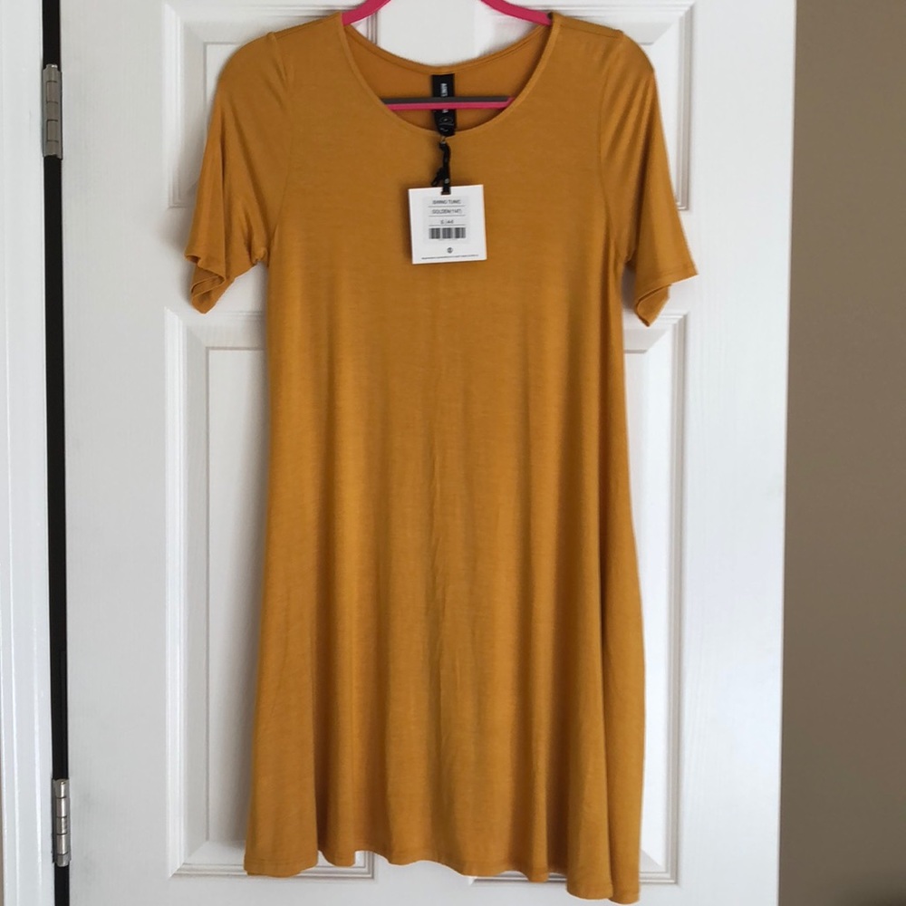 Agnes & Dora Golden Swing Tunic Never Worn